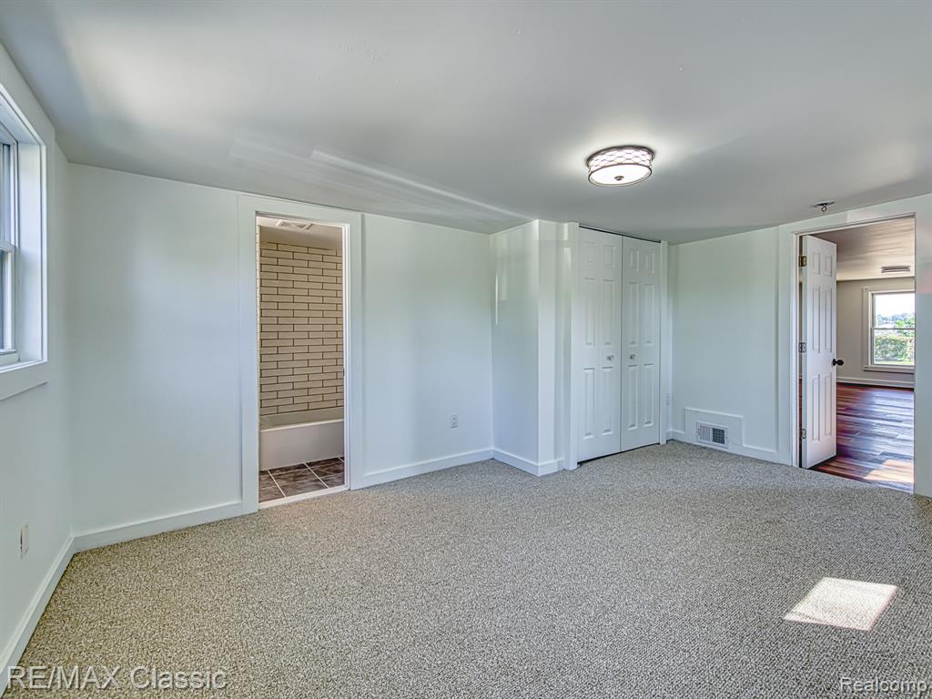 9509 Main Street, Whitmore Lake, MI 48189 — Photo 17