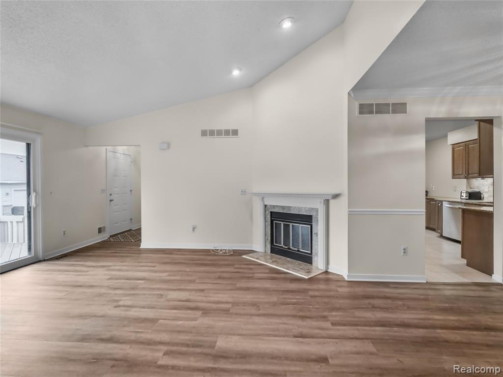 7113 Elmhurst, West Bloomfield, MI — Photo 22