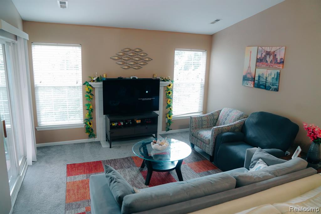 44840 MARIGOLD Drive, Sterling Heights, MI 48314 — Photo 11