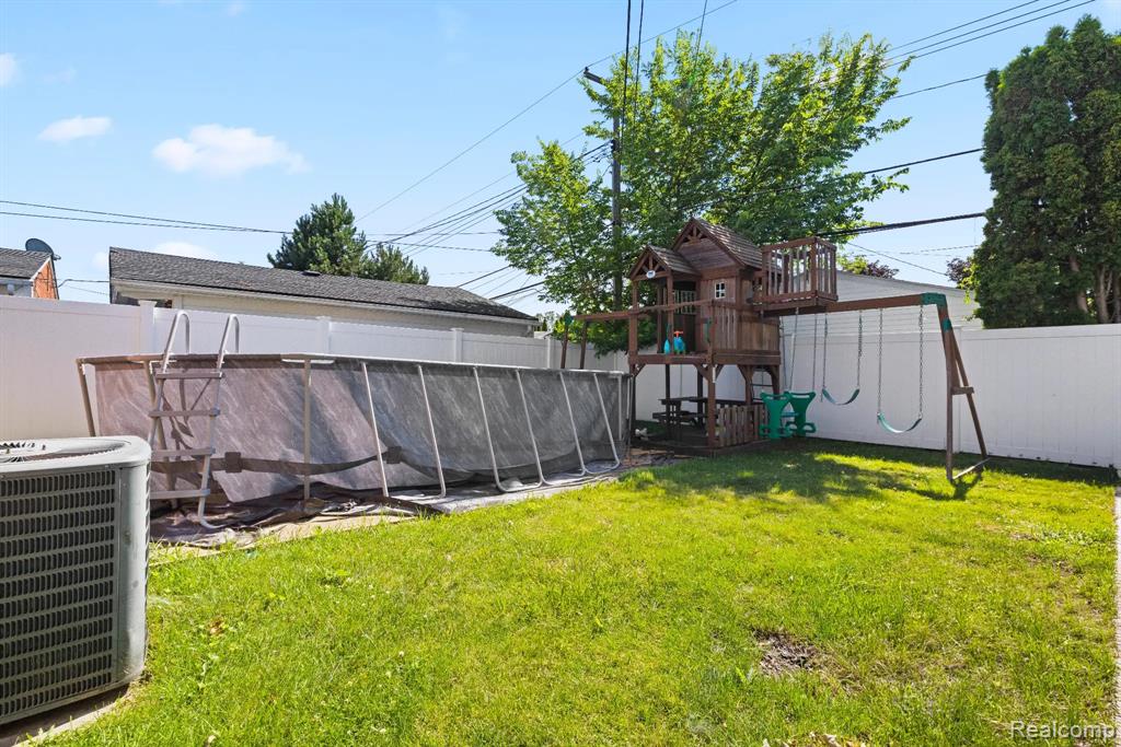 6151 Coolidge Street, Dearborn Heights, MI 48127 — Photo 20