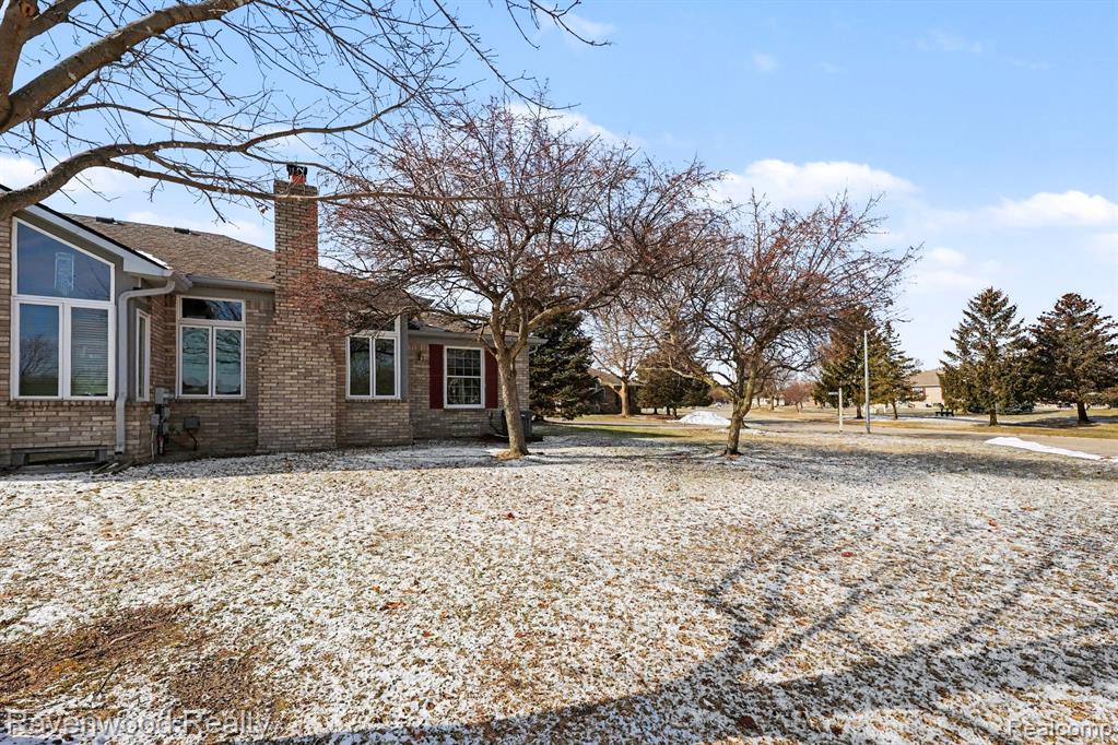 48588 Hudson Bay Court, 116, Shelby Twp, MI 48315 — Photo 32