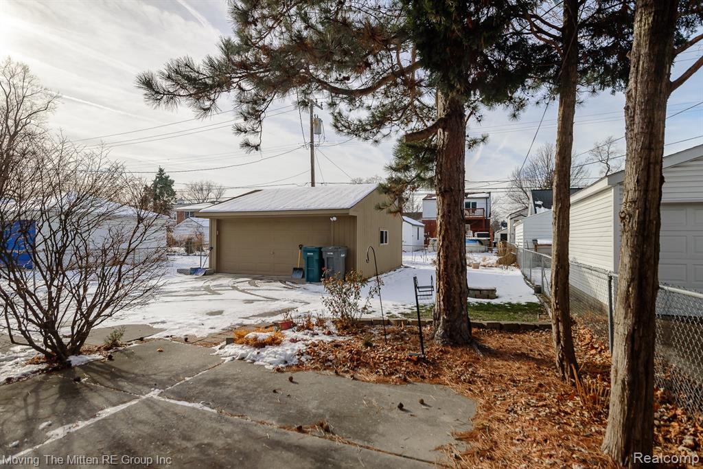 925 N Rosevere Avenue, Dearborn, MI 48128 — Photo 37