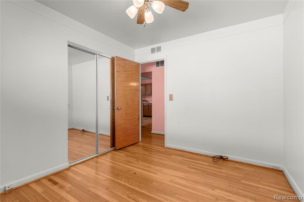 4915 Raymond Avenue, Dearborn Heights, MI 48125 — Photo 17