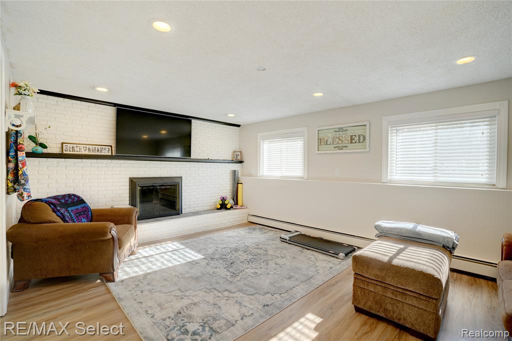 9367 Longmeadow Court, Fenton, MI 48430 — Photo 32