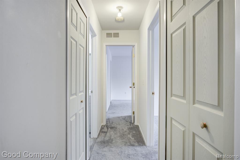 30056 W 12 MILE Road, 79, Farmington Hills, MI 48334 — Photo 18