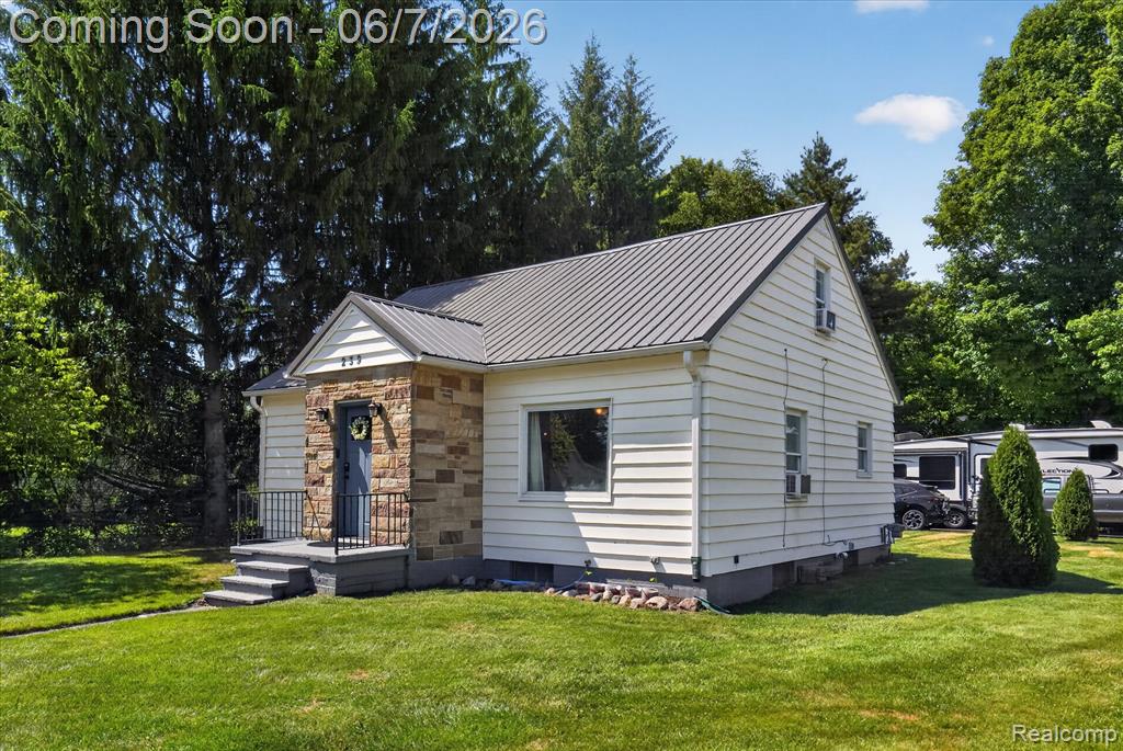 239 E Chestnut Street, Webberville, MI 48892 — Photo 4