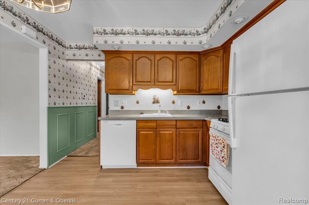 489 River Court, Lincoln Park, MI 48146 — Photo 7