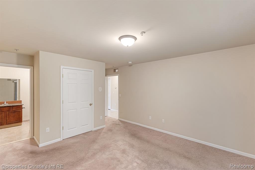 8437 Williamstown Drive, Shelby Twp, MI 48316 — Photo 15