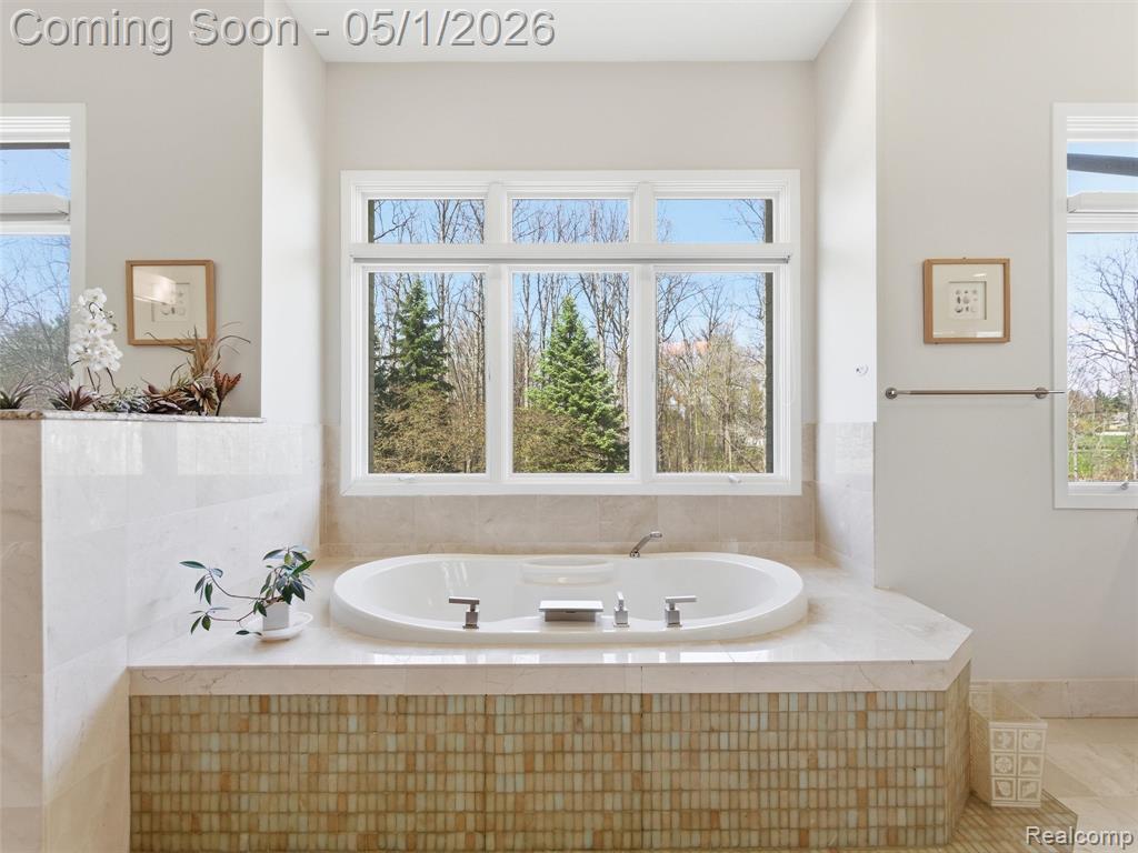 8390 Warwick Groves Court, Grand Blanc, MI 48439 — Photo 42