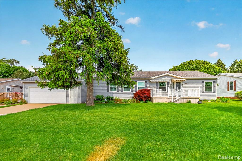 12239 Maple Creek Court, South Lyon, MI 48178 — Photo 2