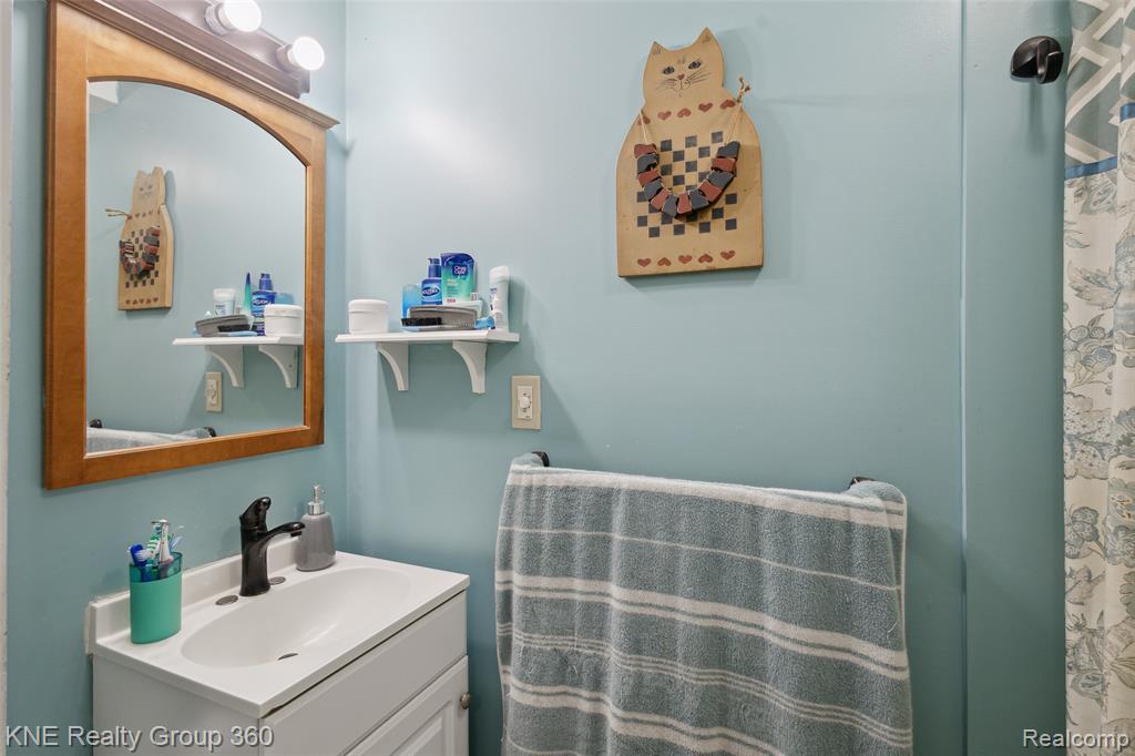 204 W Caroline Street, Bellevue, MI 49021 — Photo 18