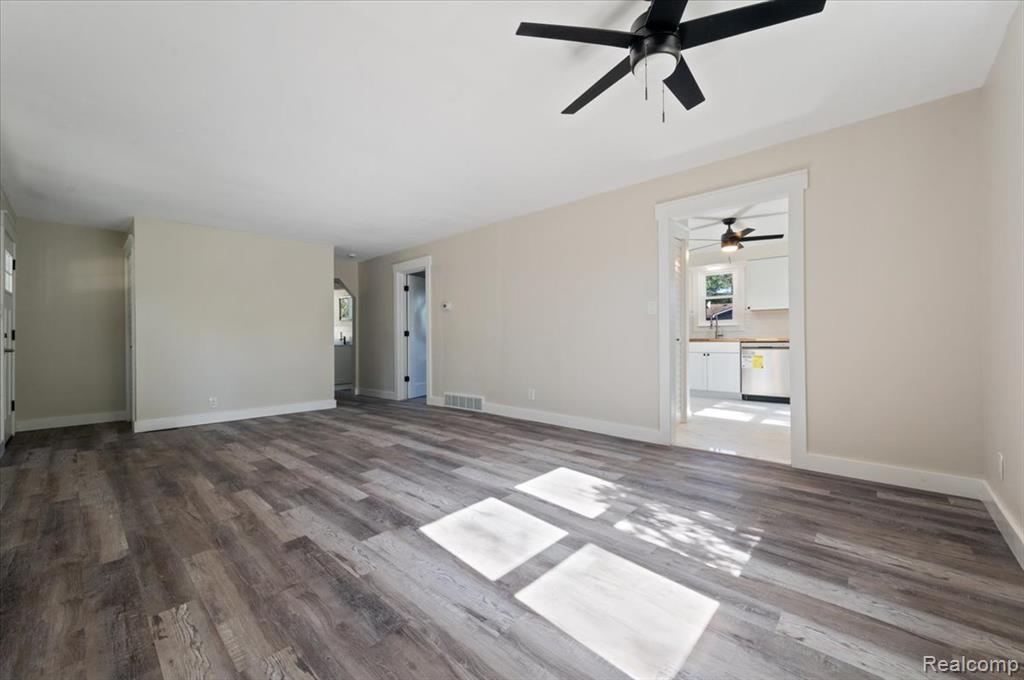 1588 Ladd Road, Wolverine Lake, MI 48390 — Photo 10
