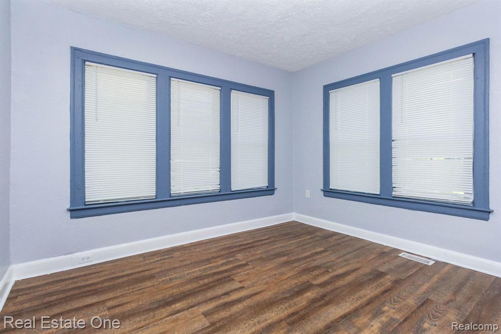 12568 Wilshire Drive, Detroit, MI 48213 — Photo 18