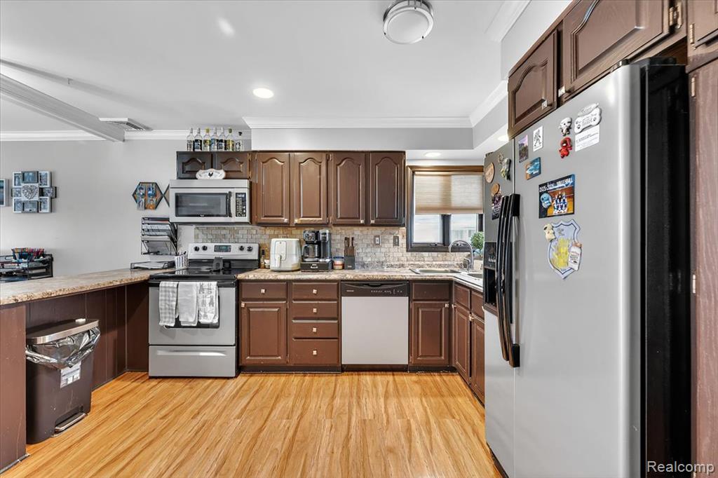 6865 ABBOTTSFORD Road, MI 48049 — Photo 10