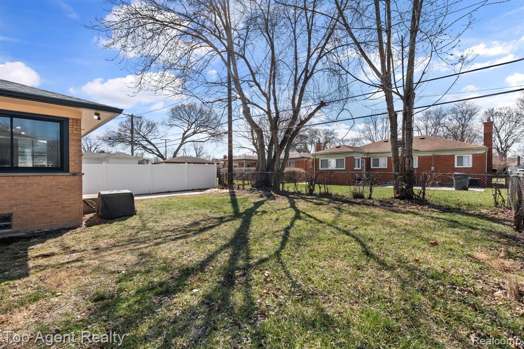 23701 Marlow Street, Oak Park, MI 48237 — Photo 38