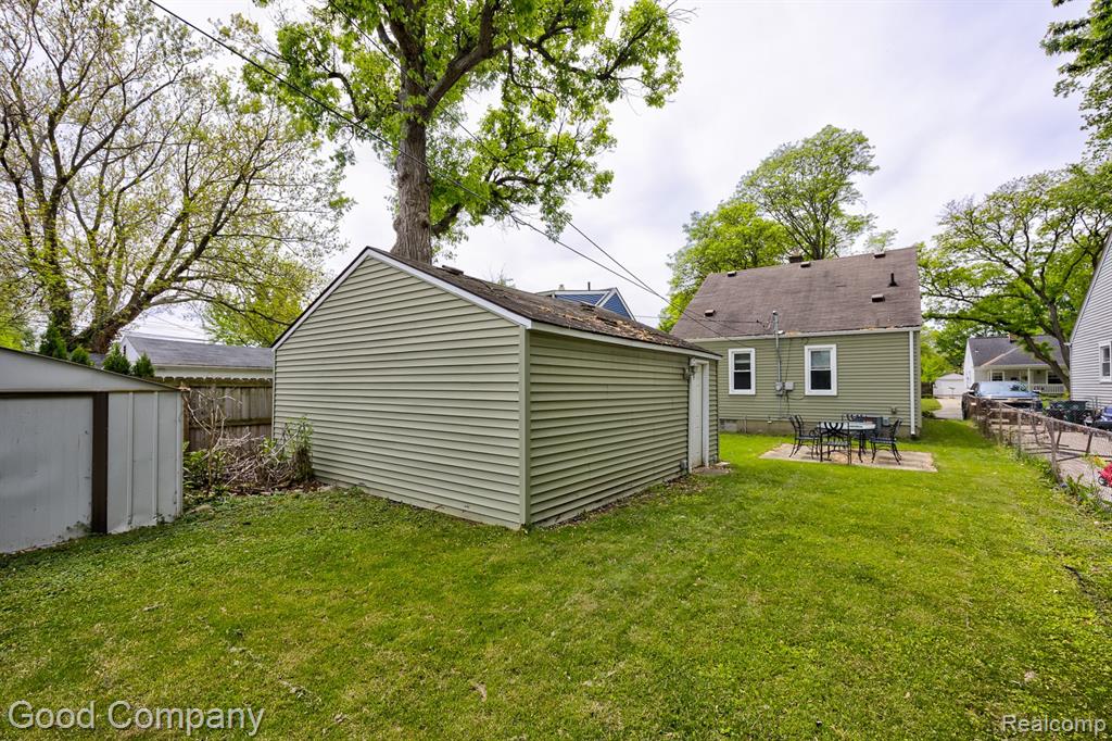 812 N Edgeworth Avenue, Royal Oak, MI 48067 — Photo 41