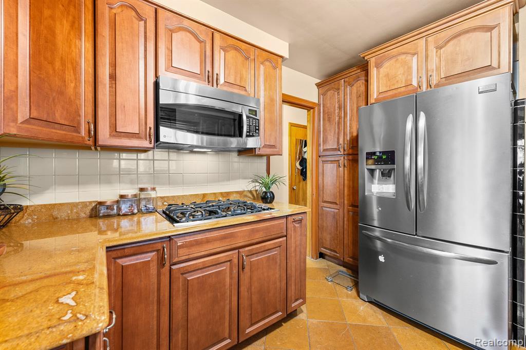 7716 W MORROW Circle, Dearborn, MI 48126 — Photo 23
