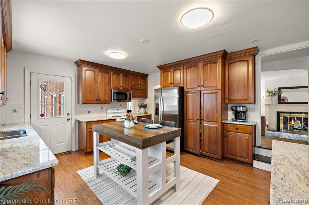285 McMillan Road, Grosse Pointe Farms, MI 48236 — Photo 12