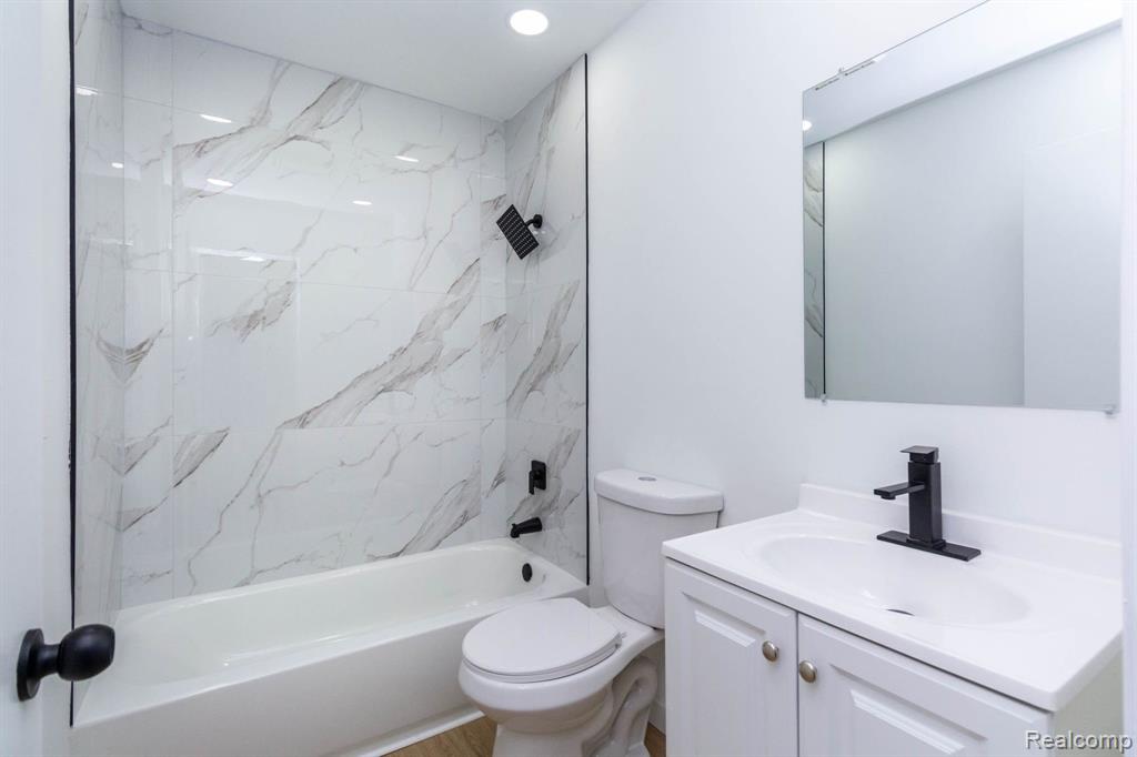 18099 Oak Avenue, Eastpointe, MI 48021 — Photo 13