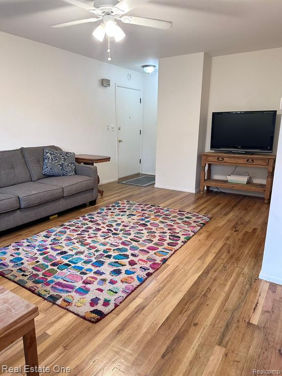 32718 GRAND RIVER Avenue, C12, Farmington, MI 48336 — Photo 5