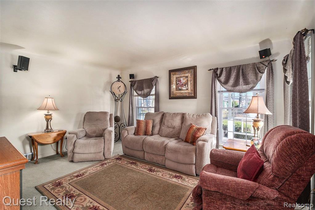 7000 WILLIAMS LAKE Road, Waterford, MI 48329 — Photo 9