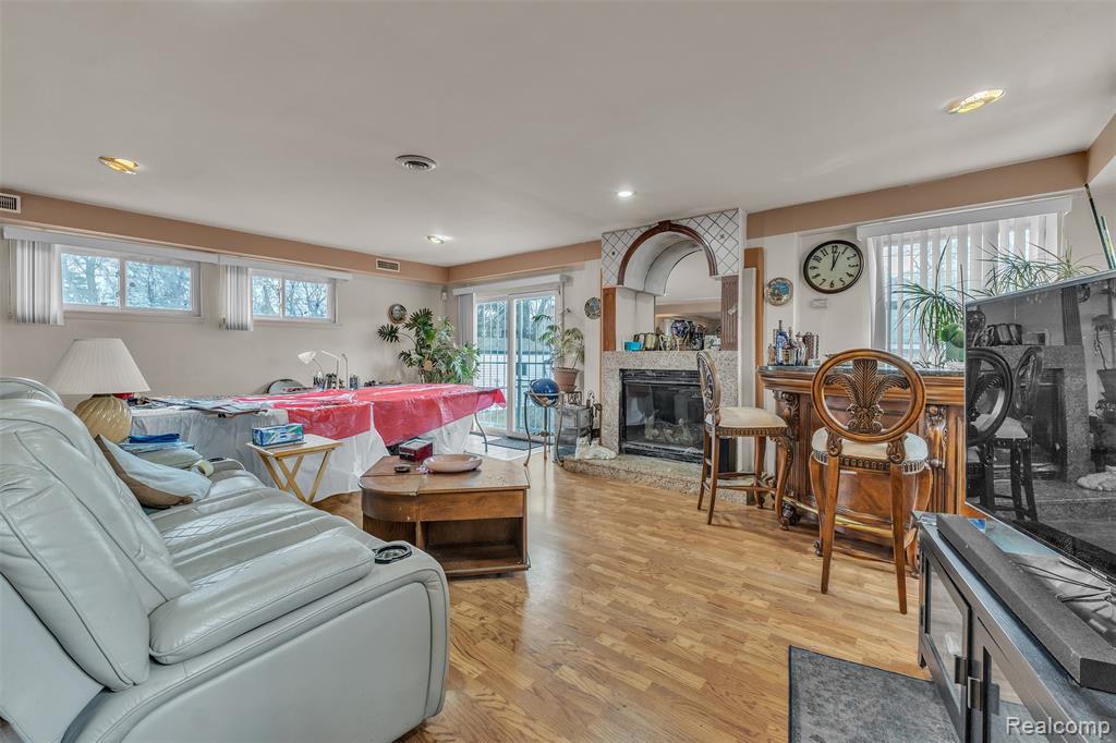 18944 Santa Barbara Drive, Detroit, MI 48221 — Photo 8