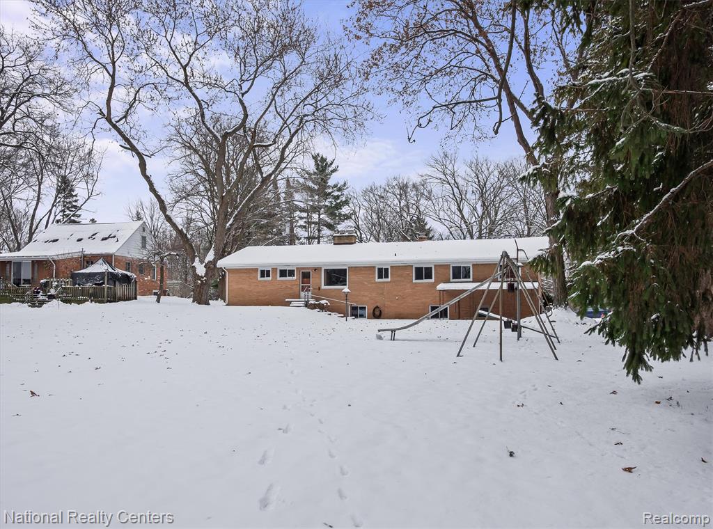 4264 Woodstock Road, Waterford, MI 48328 — Photo 47
