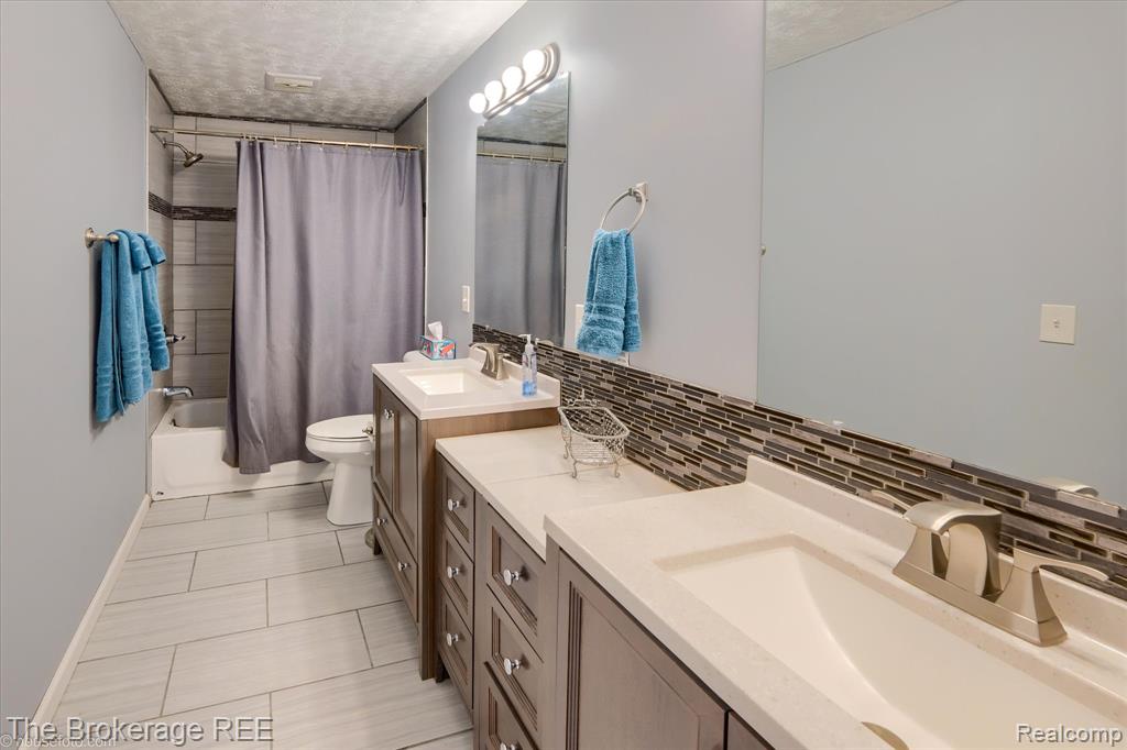 7310 Brewer Road, Flint, MI 48507 — Photo 58