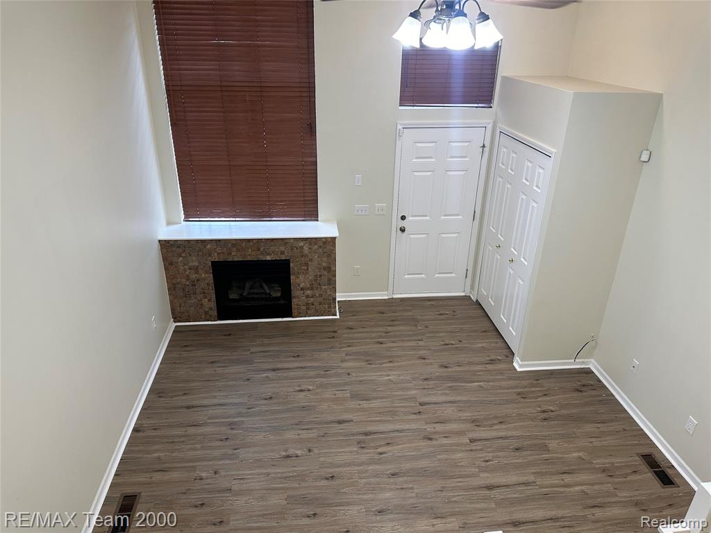 4244 Schaefer Road, Dearborn Heights, MI 48126 — Photo 8