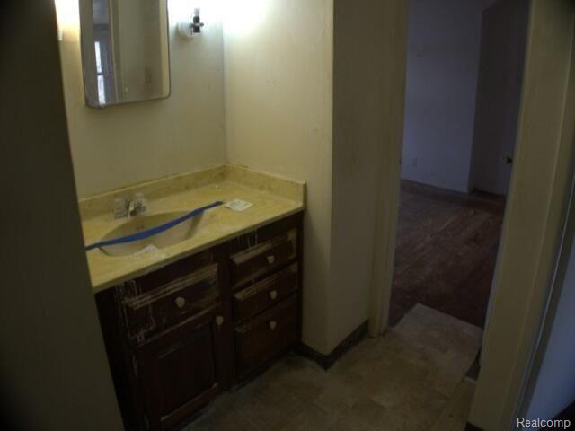 402 SEARLES Avenue, Benton Harbor, MI 49022 — Photo 24