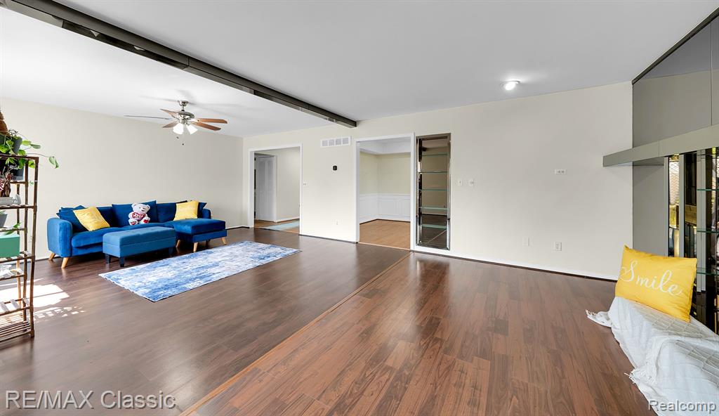 44285 SUFFOLK Court, Canton, MI 48187 — Photo 8