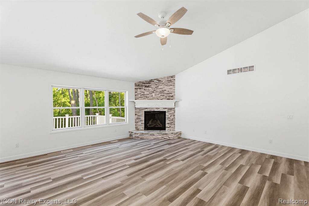 3907 Pontiac Lake Road, Waterford, MI 48328 — Photo 16