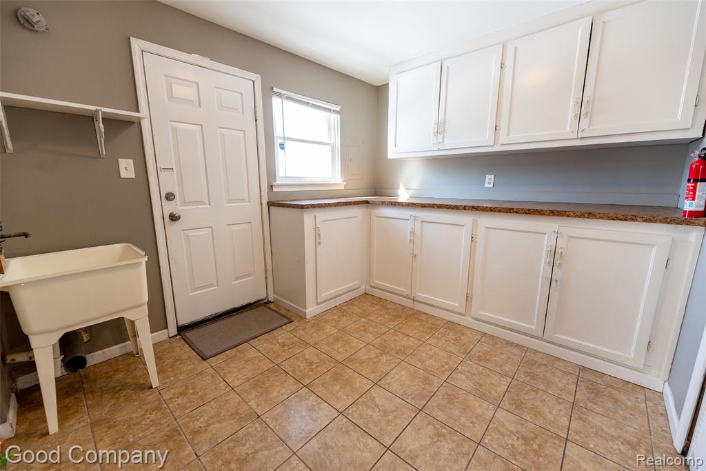9312 Pine Street, Taylor, MI — Photo 19