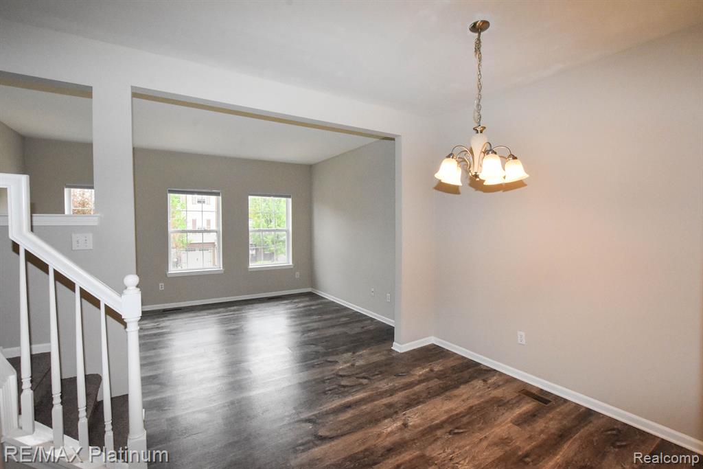 2180 KNOTTY PINE Trail, Howell, MI 48855 — Photo 9