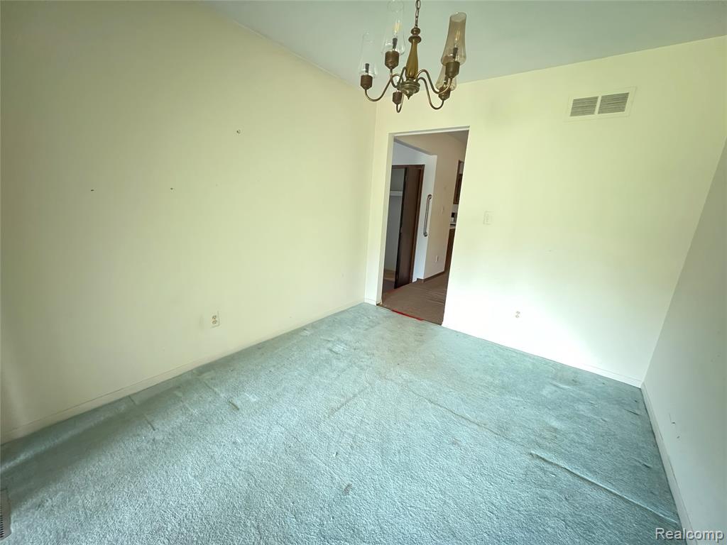 4136 Ironside Drive, Waterford, MI 48329 — Photo 9