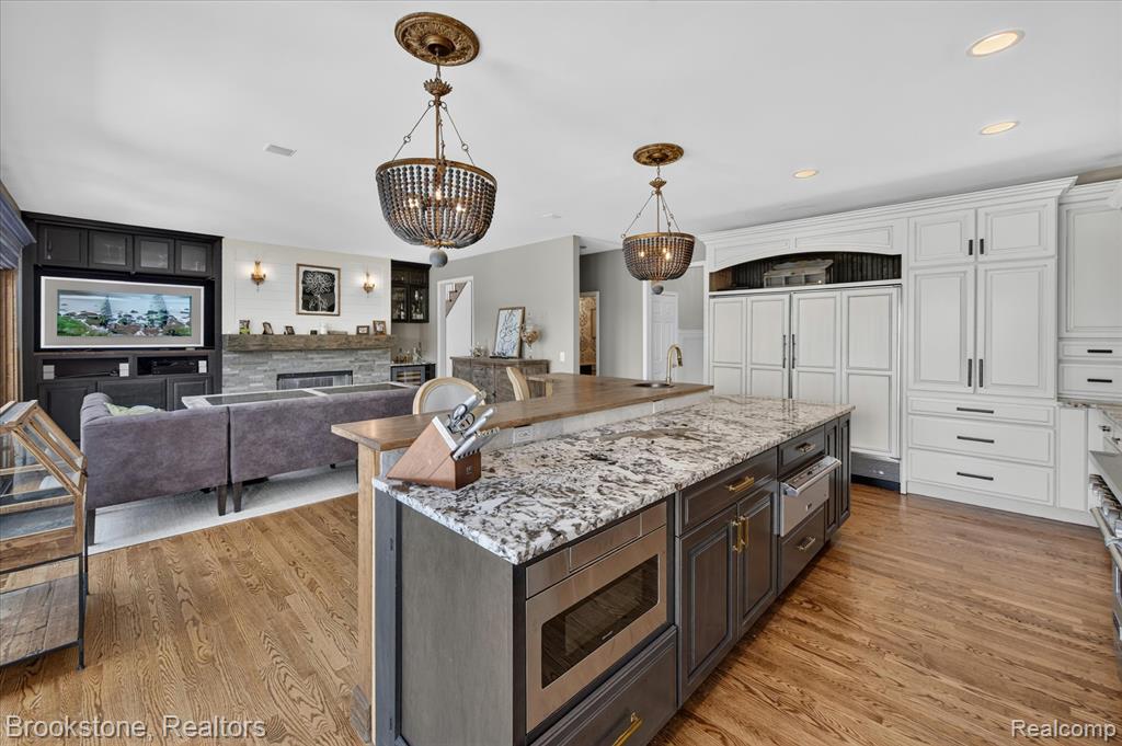 1270 Gleneagles, Highland, MI — Photo 12