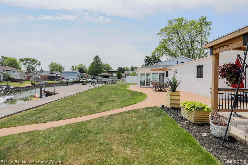 38146 Mast Street, Harrison Township, MI — Photo 18