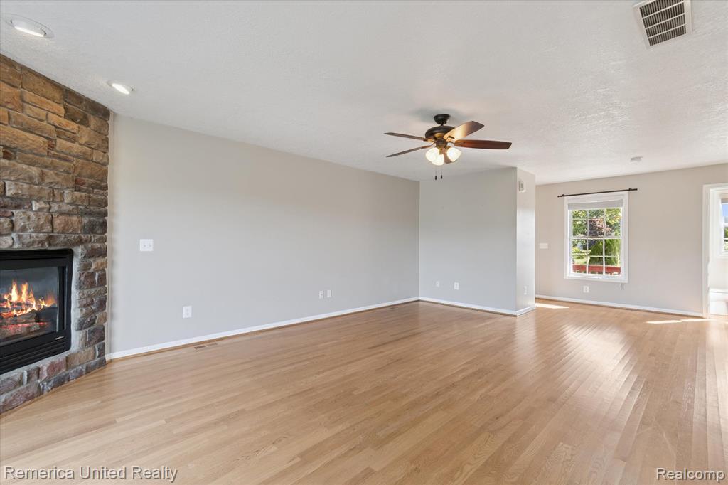8474 Baudine Road, Pinckney, MI 48169 — Photo 14