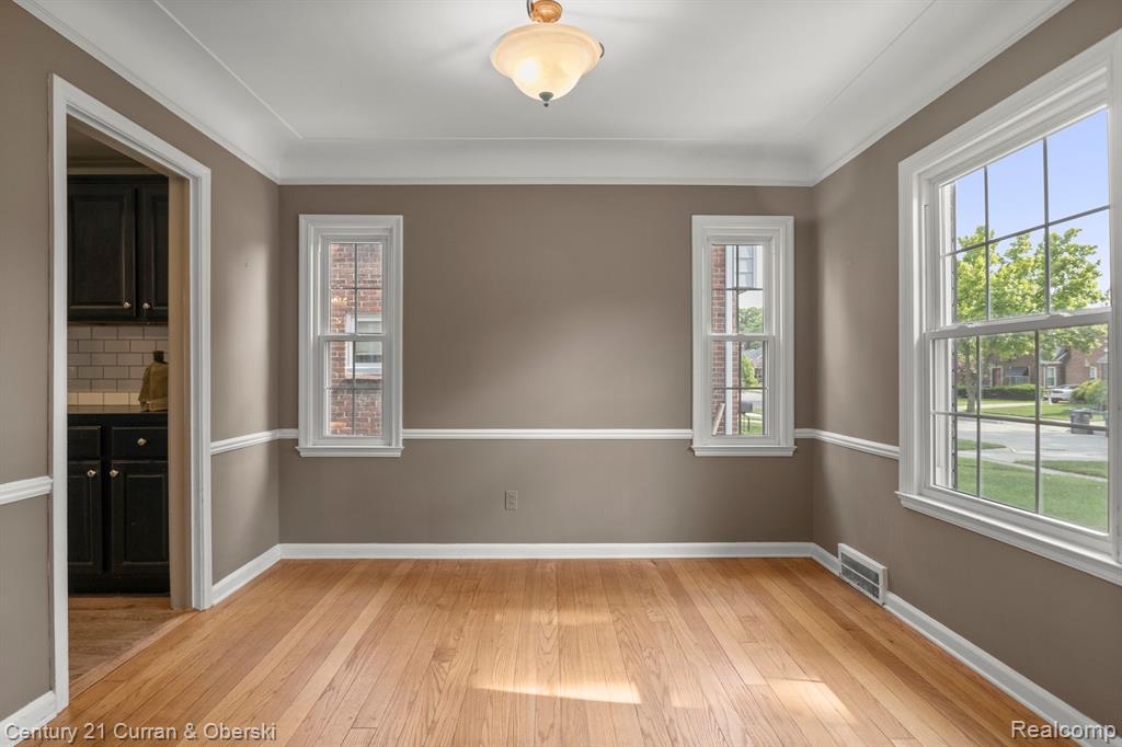 917 N MELBORN Street, Dearborn, MI 48128 — Photo 10