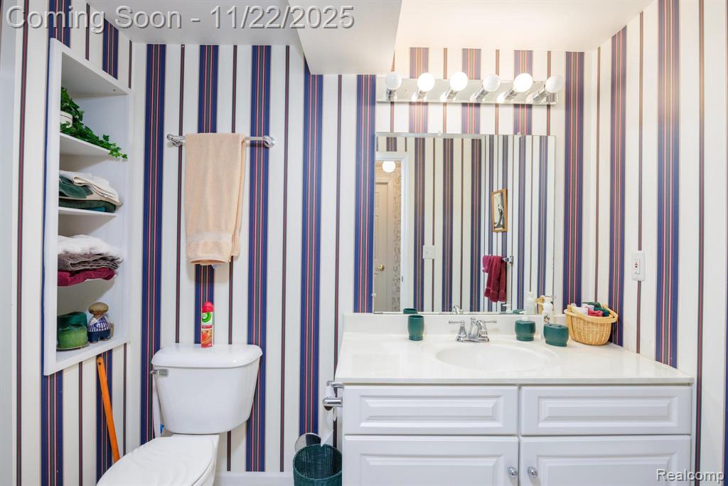 7121 Bluewater Drive, Clarkston, MI 48348 — Photo 23
