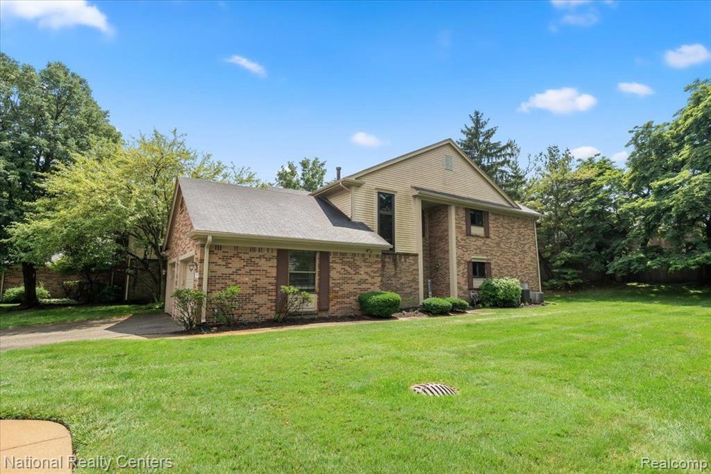 37224 BRENTWOOD Circle, Farmington Hills, MI 48331 — Photo 4