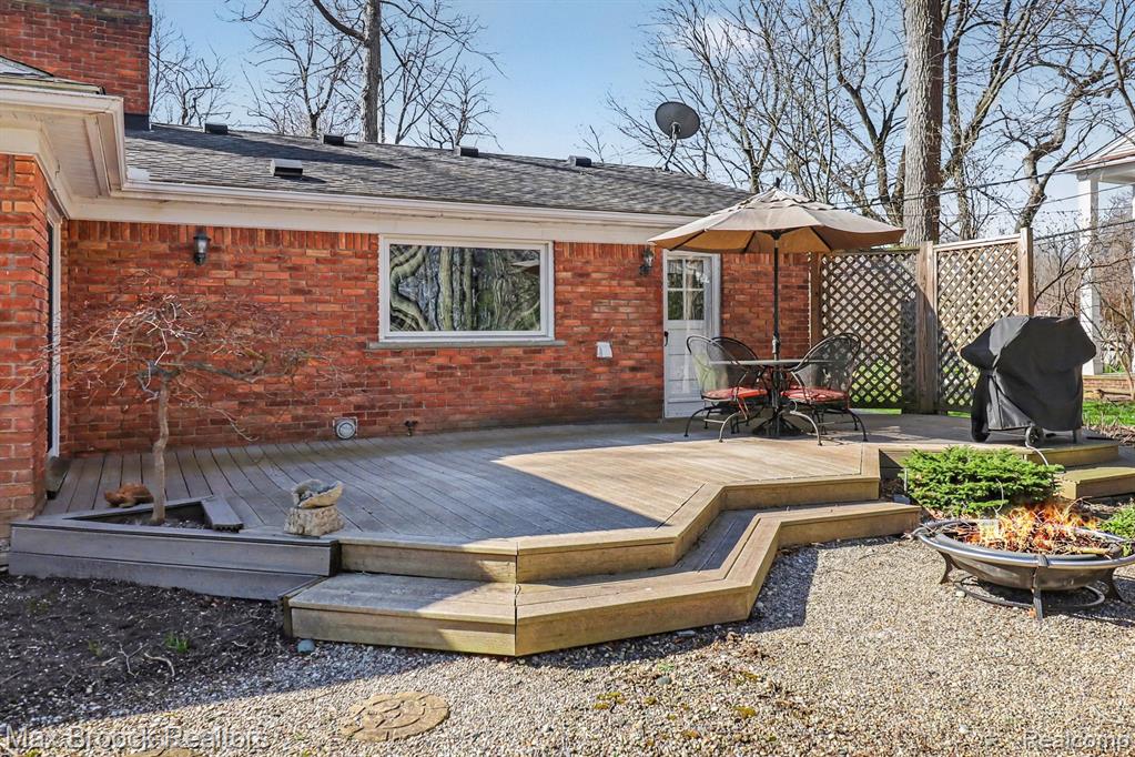 22724 King Richard Court, Beverly Hills, MI 48025 — Photo 36