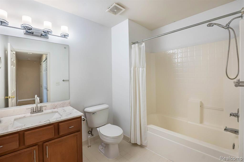3981 FORESTER Boulevard, Auburn Hills, MI 48326 — Photo 13