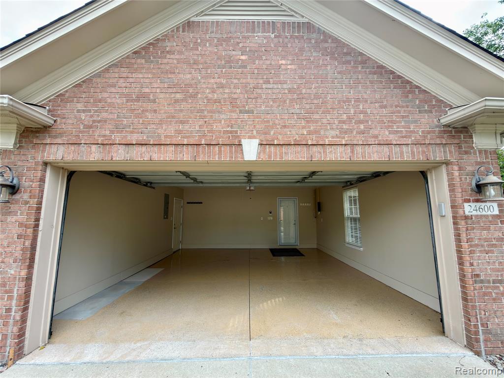 24600 Grand Traverse Avenue, Flat Rock, MI 48134 — Photo 33