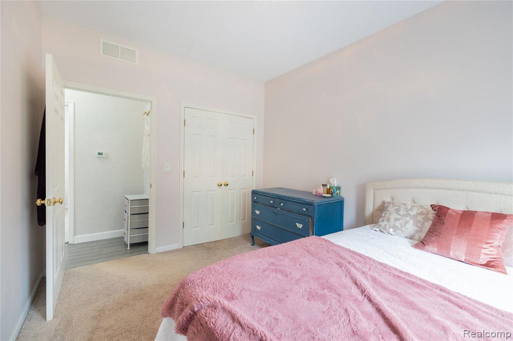 5300 Torrington Drive, 4, Monroe, MI 48161 — Photo 8