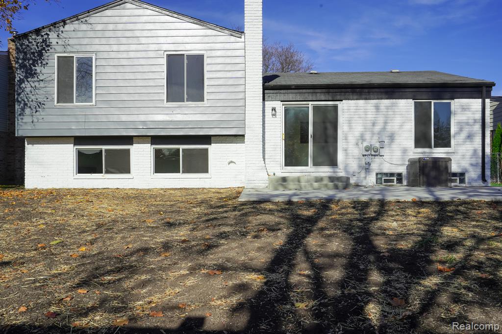 4060 Franklin Park Drive, Sterling Heights, MI 48310 — Photo 4