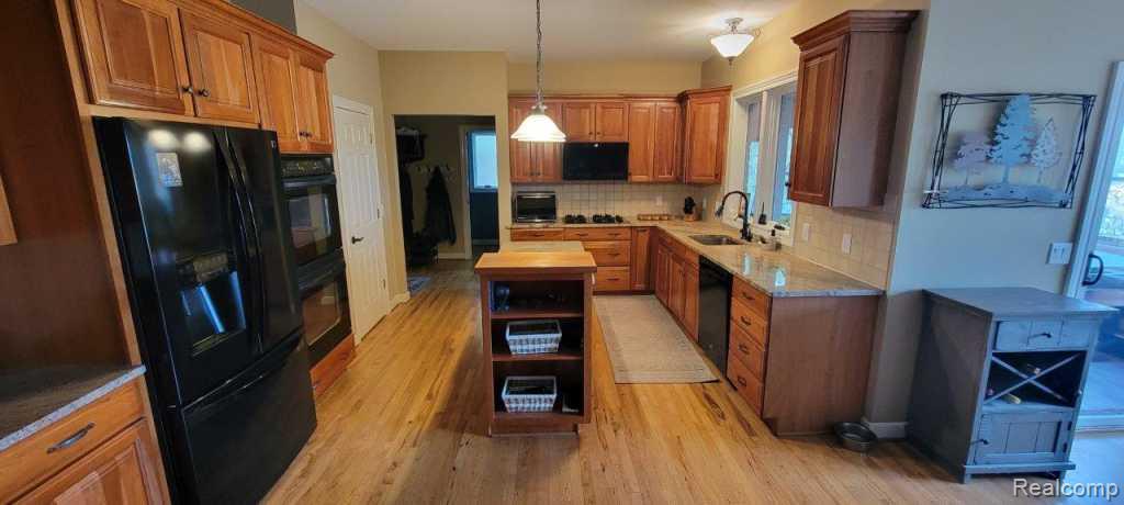 768 Shrewsbury Drive, Clarkston, MI 48348 — Photo 6