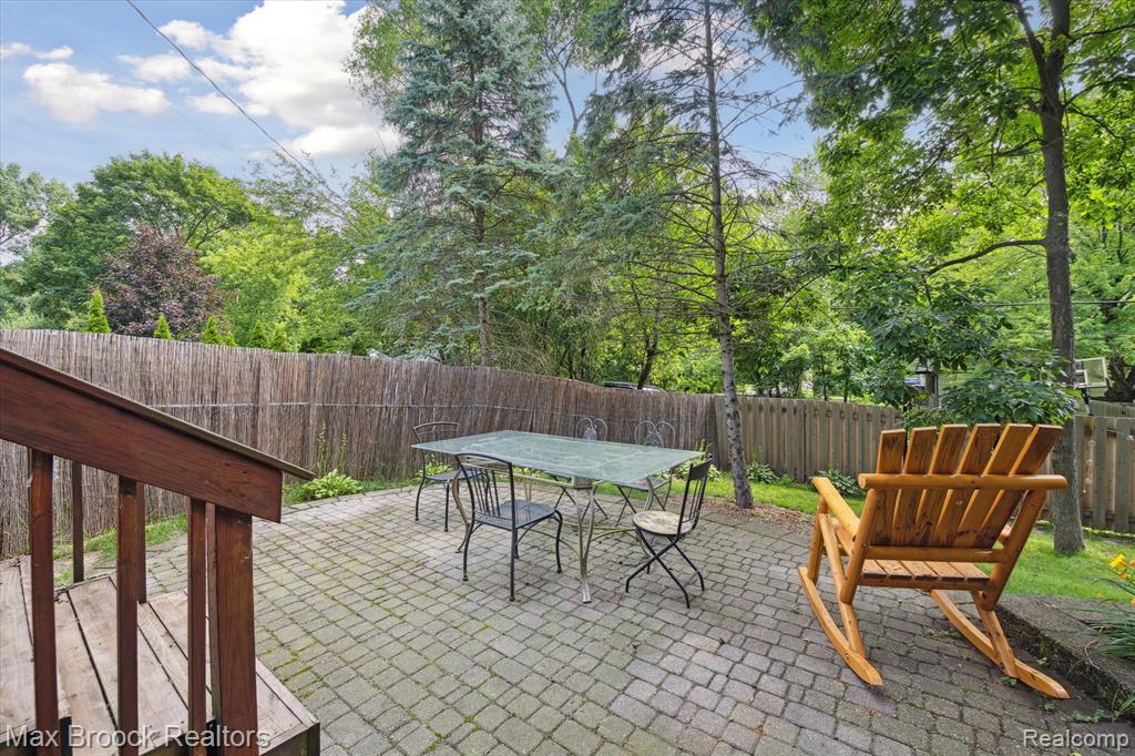 5745 Eastman Boulevard, West Bloomfield, MI 48323 — Photo 59