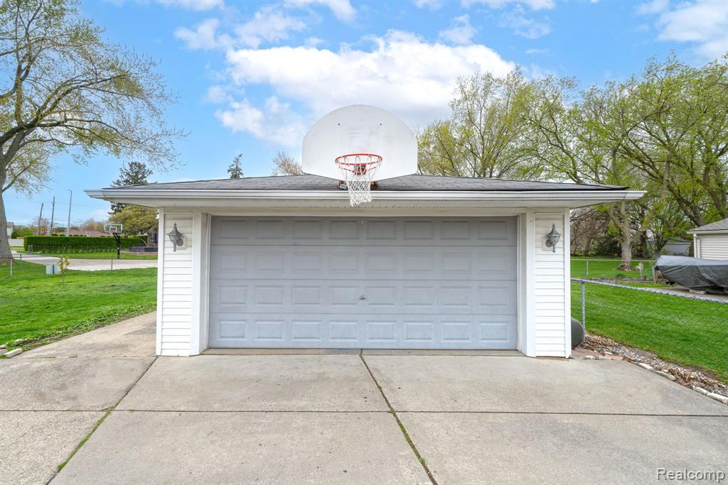40137 Walter Drive, Sterling Heights, MI 48310 — Photo 65