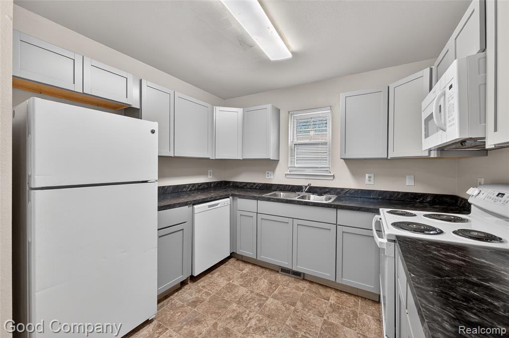 2470 Andrus Street, Hamtramck, MI 48212 — Photo 8